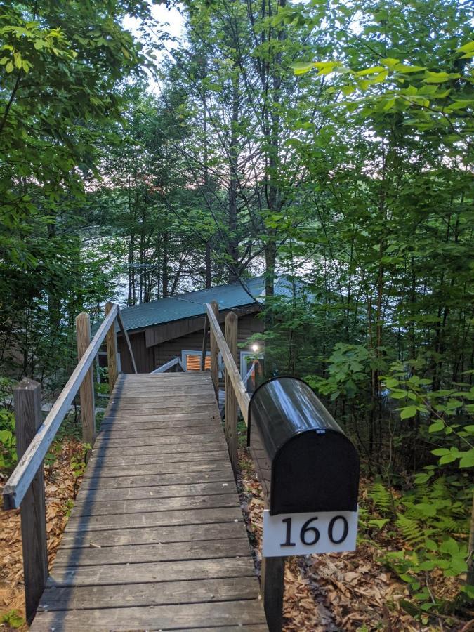 Villa Panoramic Water Views , Cozy House In Henniker ,Nh Extérieur photo