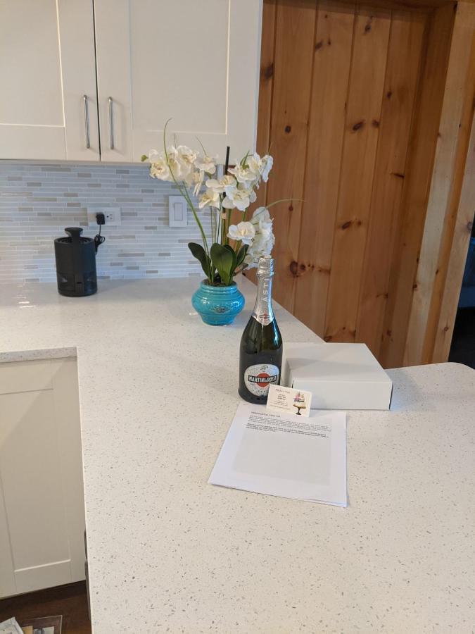Villa Panoramic Water Views , Cozy House In Henniker ,Nh Extérieur photo
