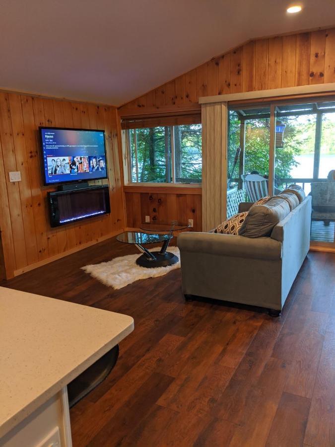 Villa Panoramic Water Views , Cozy House In Henniker ,Nh Extérieur photo